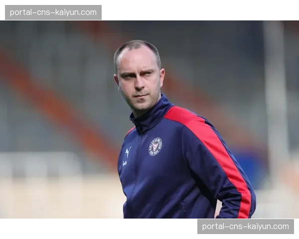 泪洒赛场，柏林联合老将特里梅尔完成职业生涯最后一场主场比赛